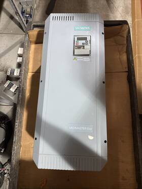 Siemens 6se9525-8dj40 Variable Frequency Drive 460vac 3ph 40hp 52a