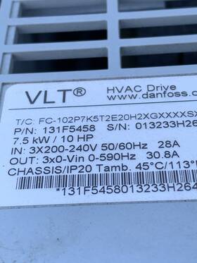 York/ Danfoss 131f5458 York/danfoss Vlt Hvac Drive 10hp 200/240v Input Used